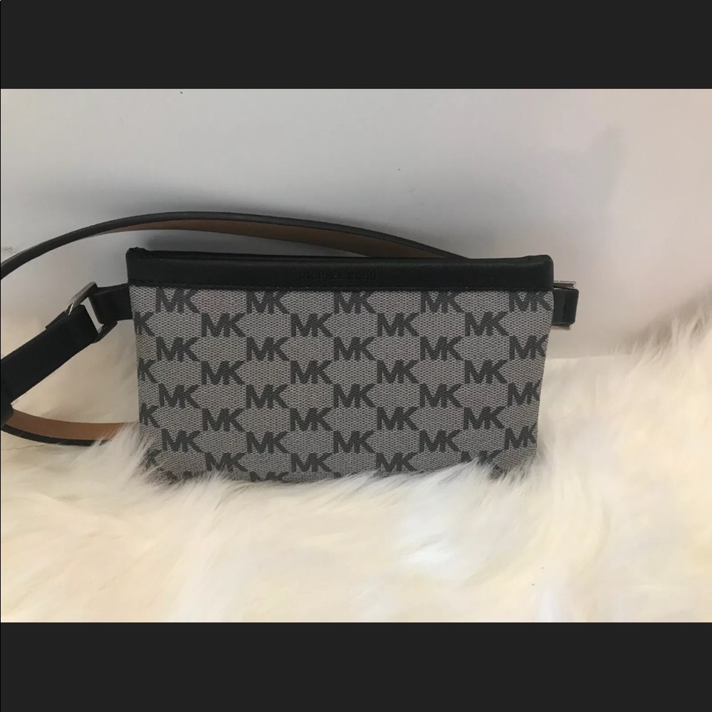 Michael Kors fanny pack bag wallet belt